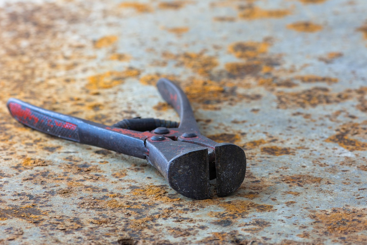 Come affrontare la ruggine su superfici metalliche in 5 semplici passi